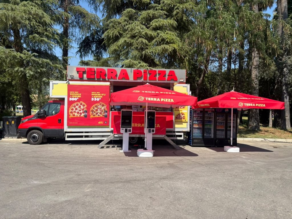 Terra Pizza, İzmir Enternasyonal Fuarı’nda Ziyaretçilerine “Gel Beraber Olsun” Dedi